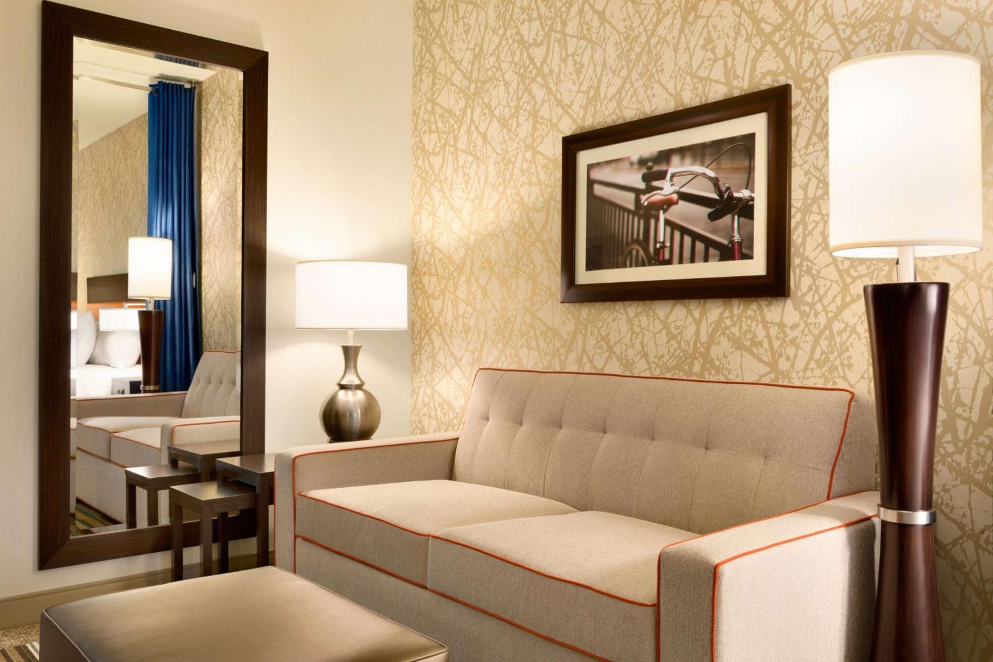 Home2 Suites By Hilton Birmingham Downtown Екстериор снимка